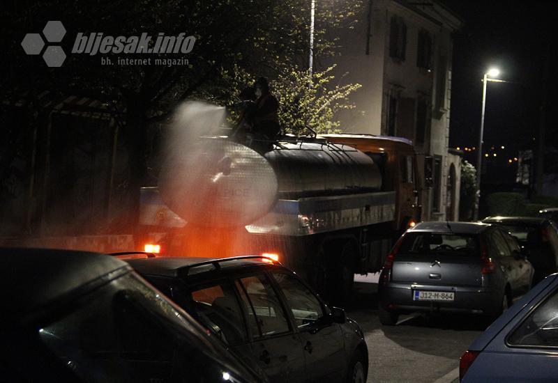 Dezinfekcijska akcija Titovom ulicom - Noćas počela dezinfekcija Mostara